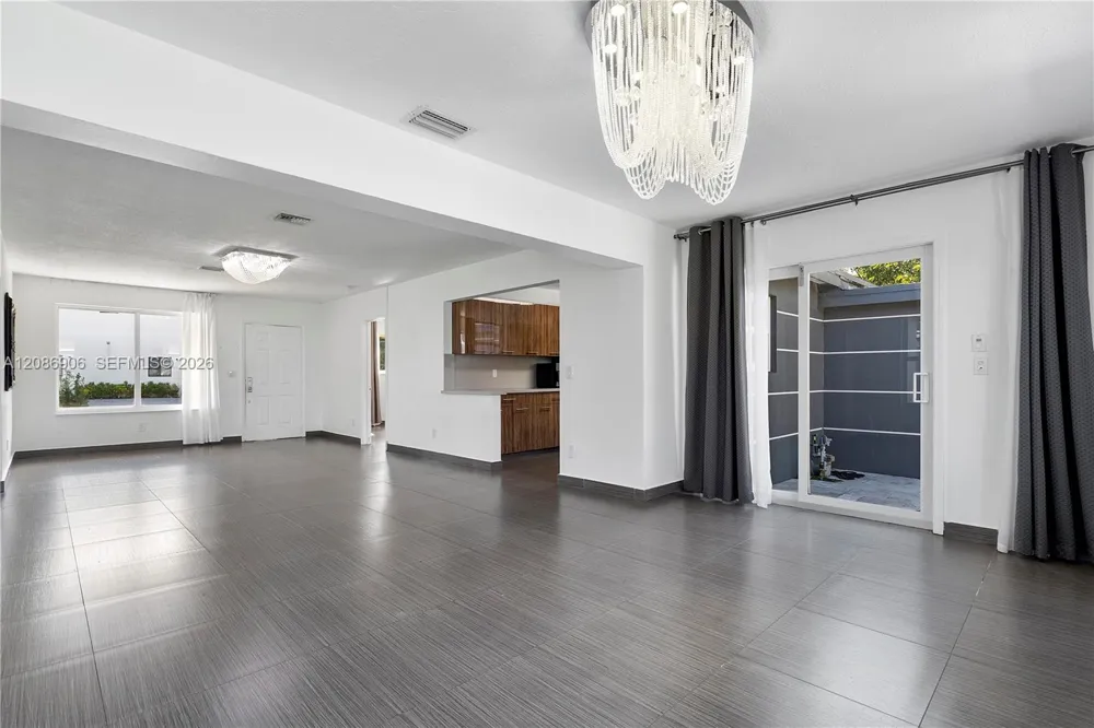 2505 NE 214th St Aventura, FL 33180