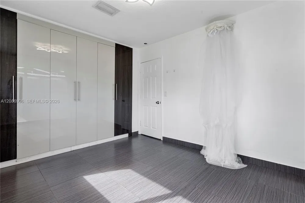 2505 NE 214th St Aventura, FL 33180