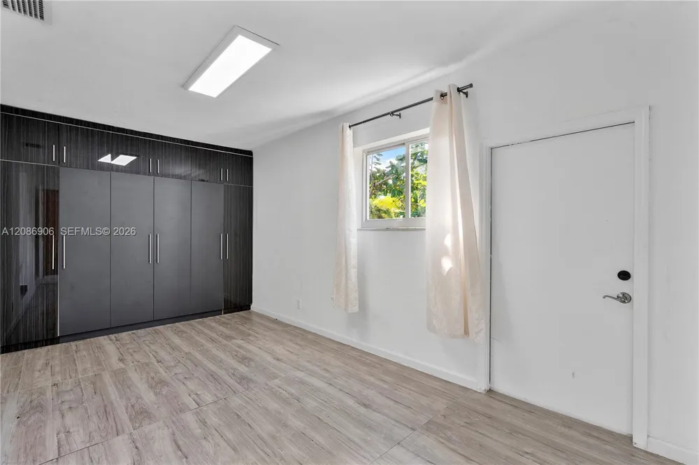 2505 NE 214th St Aventura, FL 33180