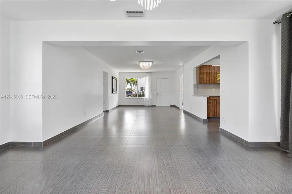 2505 NE 214th St Aventura, FL 33180
