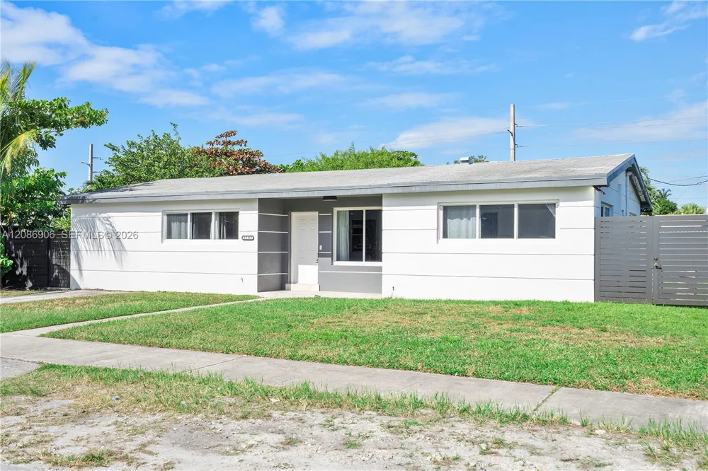 2505 NE 214th St Aventura, FL 33180