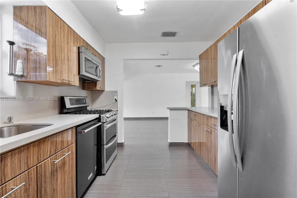 2505 NE 214th St Aventura, FL 33180