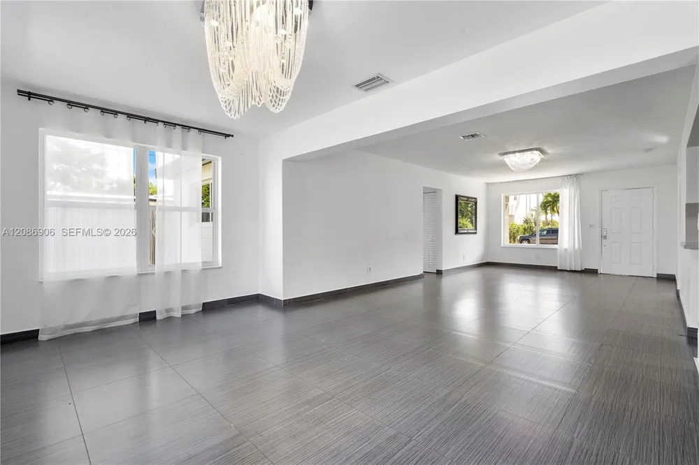 2505 NE 214th St Aventura, FL 33180