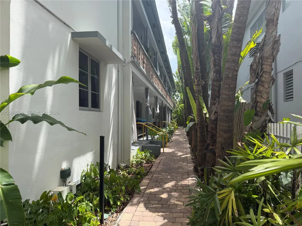 1551 Lenox Ave #7 Miami Beach, FL 33139