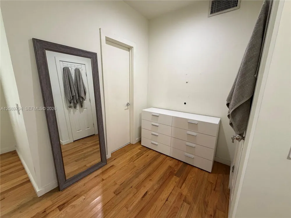 1551 Lenox Ave #7 Miami Beach, FL 33139