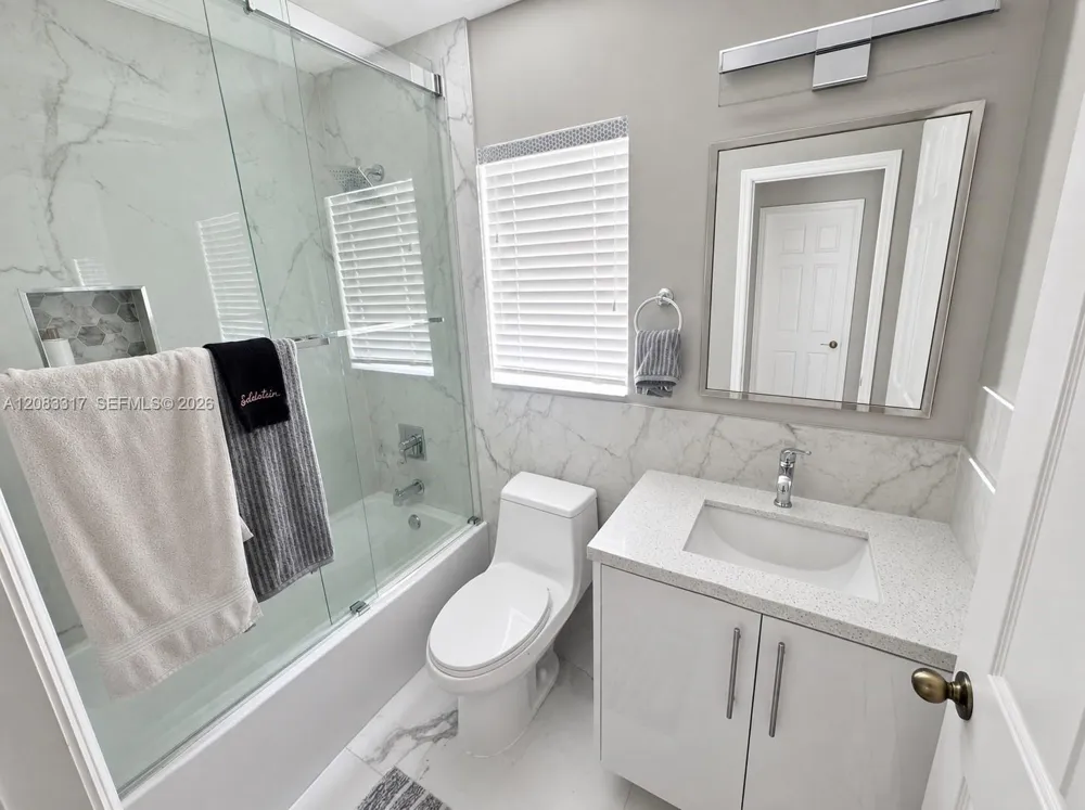 1738 SW 108th Way Davie, FL 33324