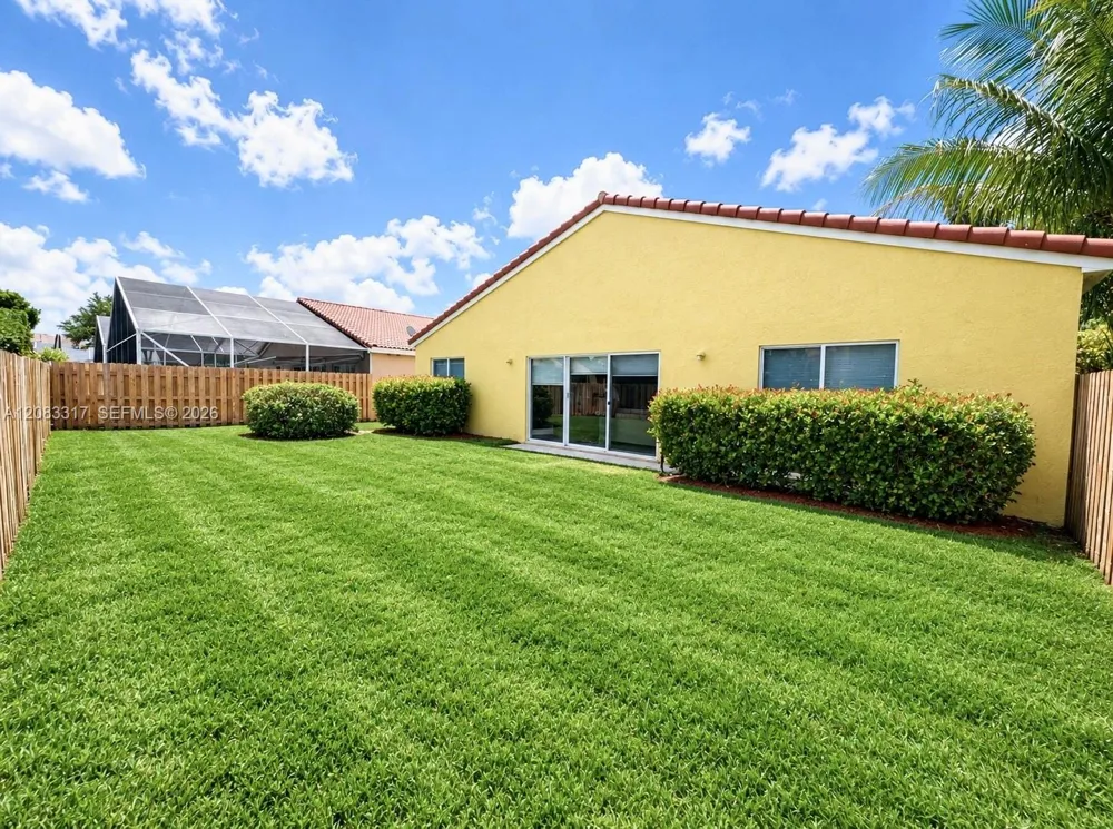 1738 SW 108th Way Davie, FL 33324