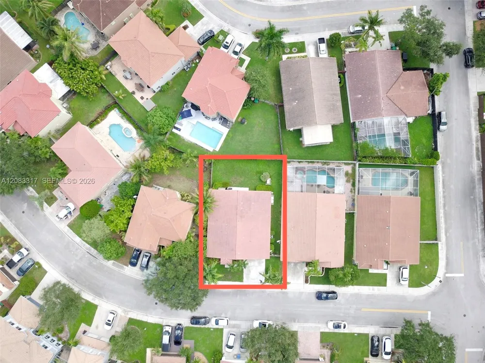 1738 SW 108th Way Davie, FL 33324