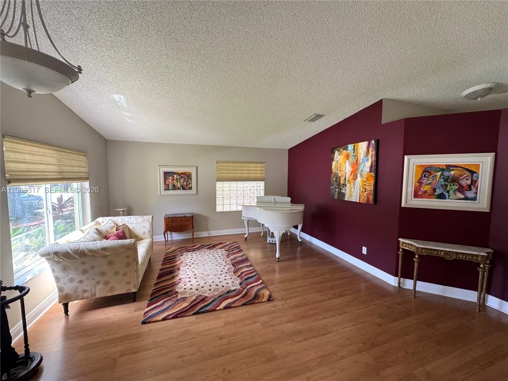 1738 SW 108th Way Davie, FL 33324