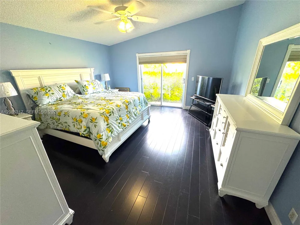 1738 SW 108th Way Davie, FL 33324