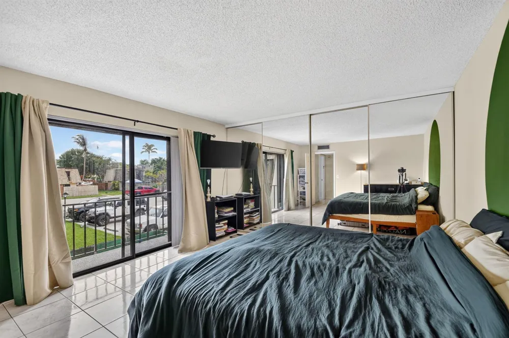 322 Lake Arbor Drive Palm Springs, FL 33461