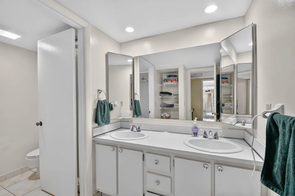 322 Lake Arbor Drive Palm Springs, FL 33461