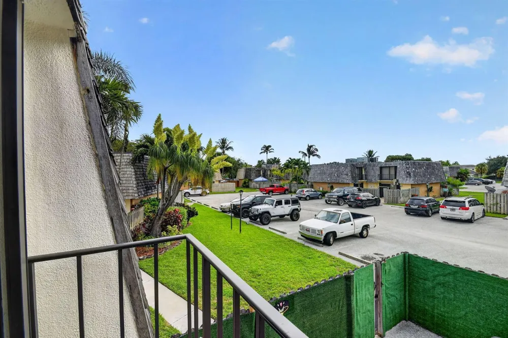 322 Lake Arbor Drive Palm Springs, FL 33461