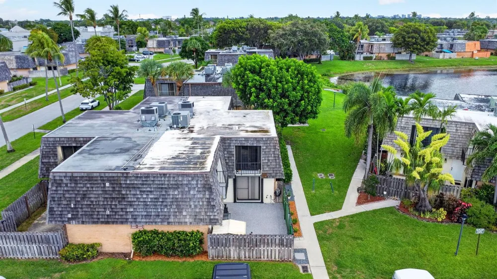 322 Lake Arbor Drive Palm Springs, FL 33461