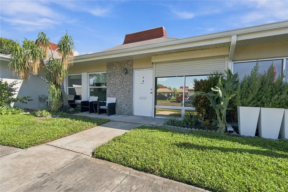 4359 TAHITIAN GARDENS CIRCLE #B Holiday, FL 34691