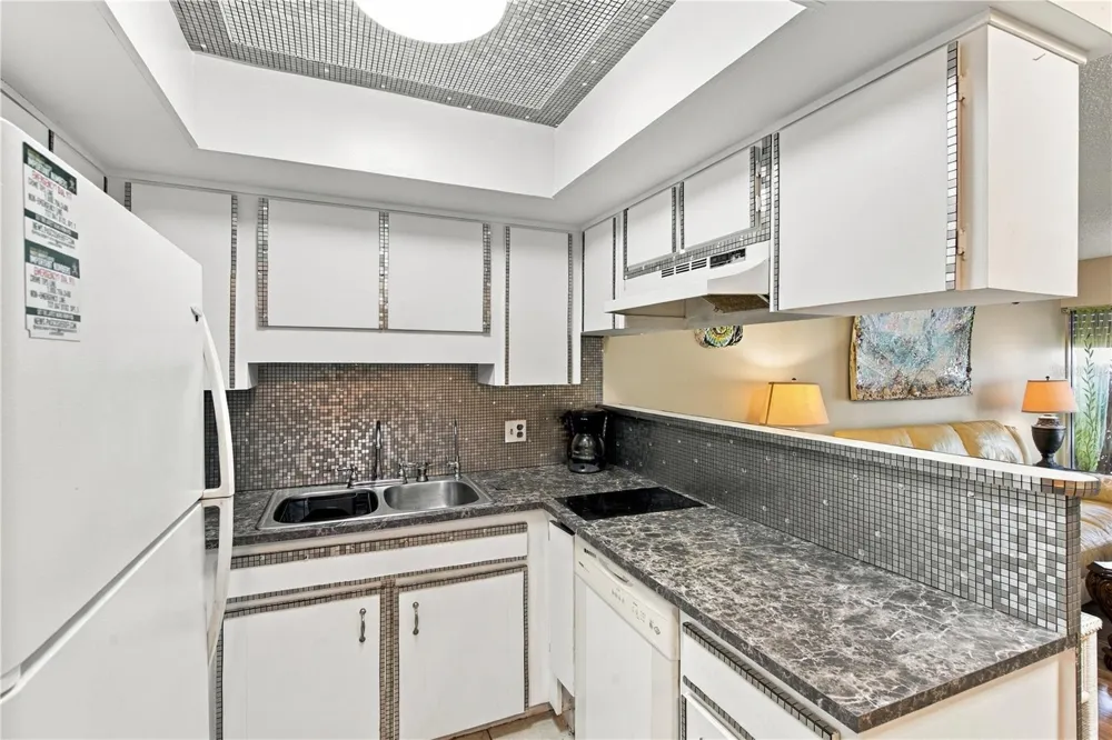 4359 TAHITIAN GARDENS CIRCLE #B Holiday, FL 34691