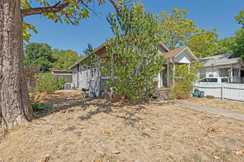 2421 Boyd Street Dallas, TX 75224
