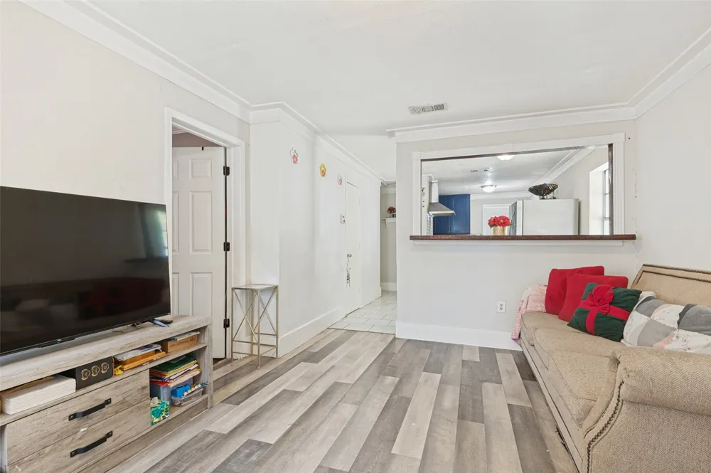 2421 Boyd Street Dallas, TX 75224