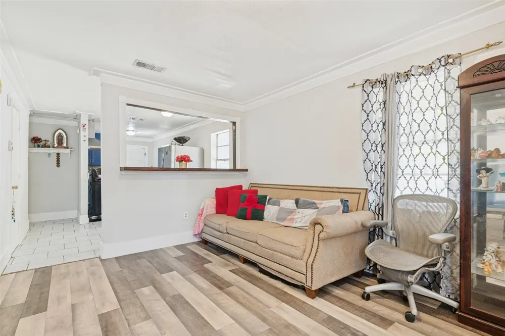 2421 Boyd Street Dallas, TX 75224