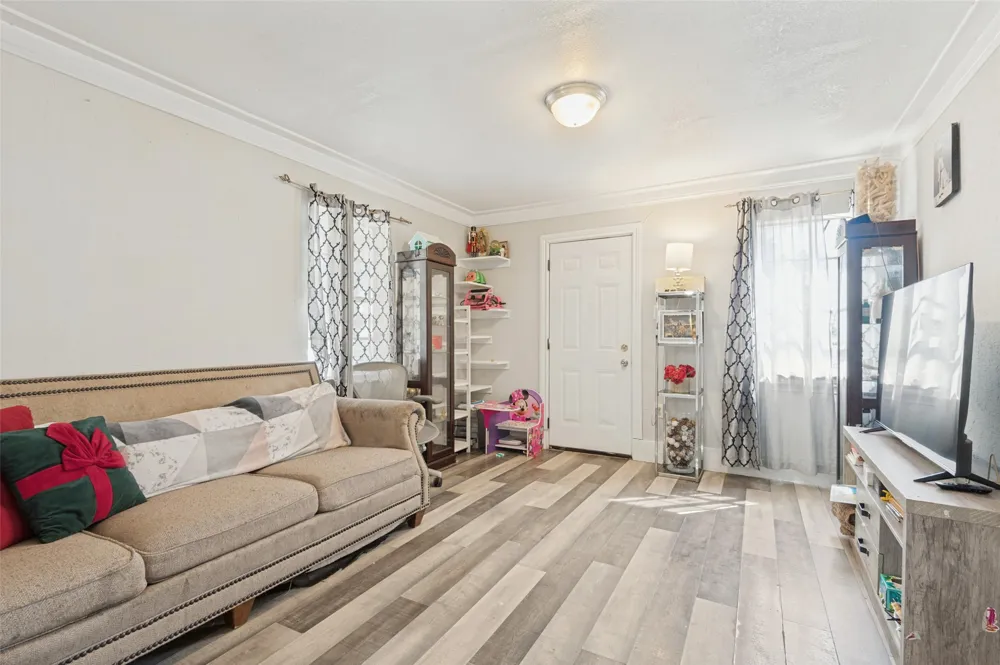 2421 Boyd Street Dallas, TX 75224