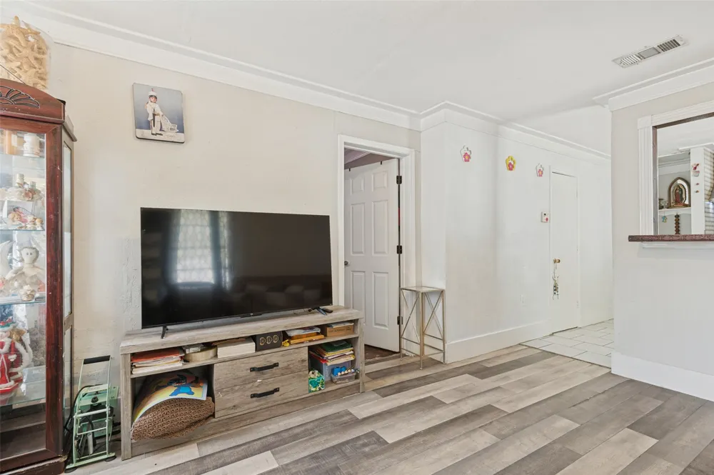 2421 Boyd Street Dallas, TX 75224