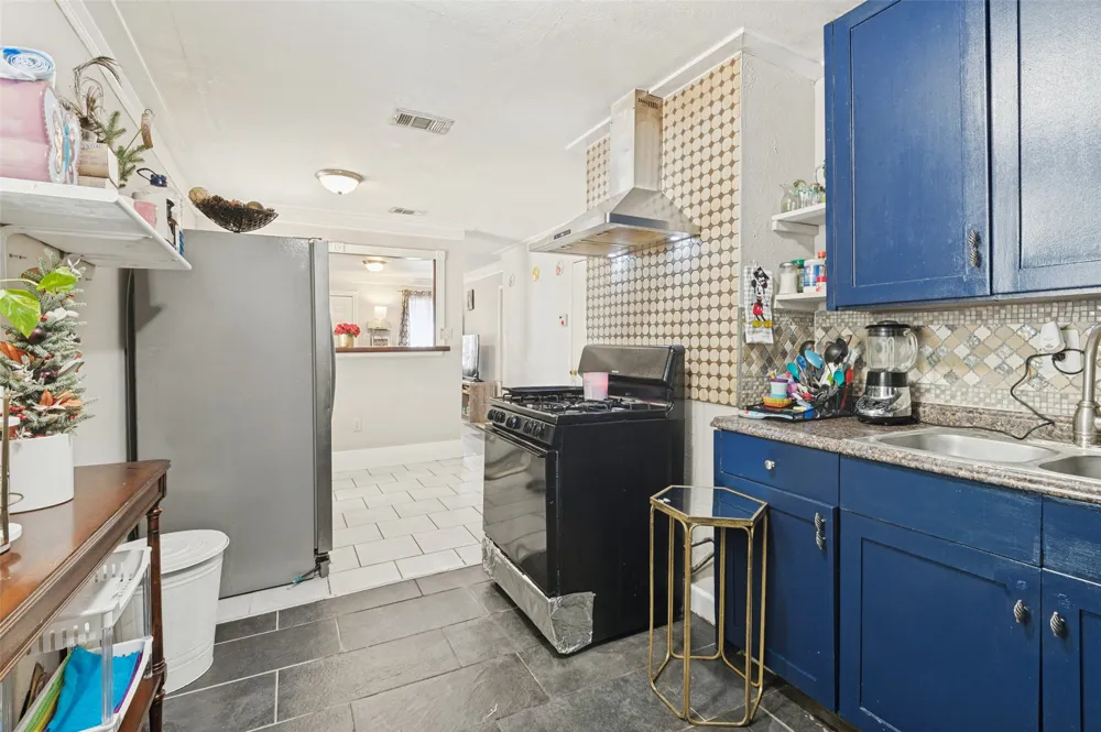 2421 Boyd Street Dallas, TX 75224