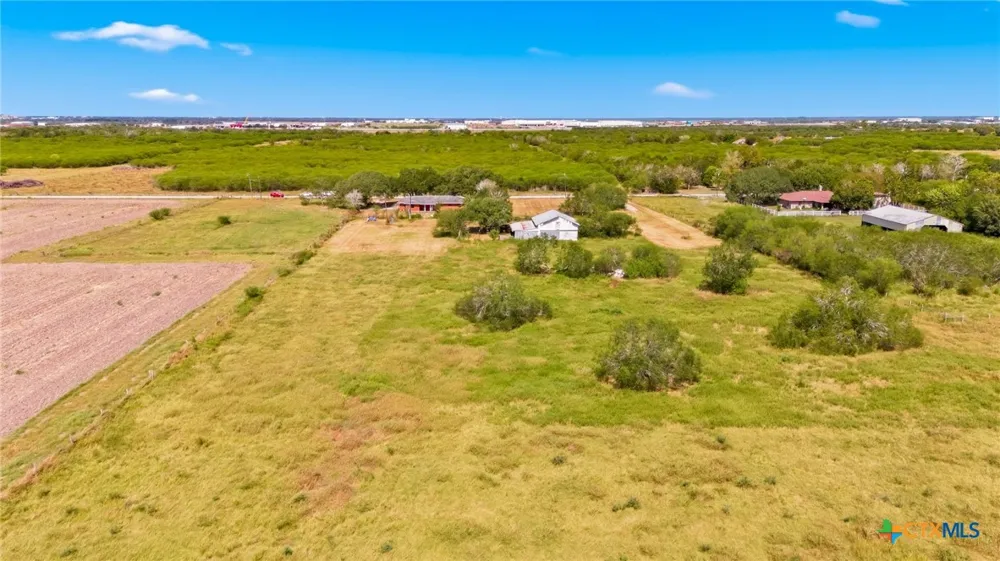 7287 Hanselman Road Victoria, TX 77905