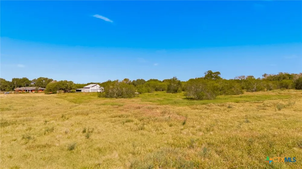 7287 Hanselman Road Victoria, TX 77905