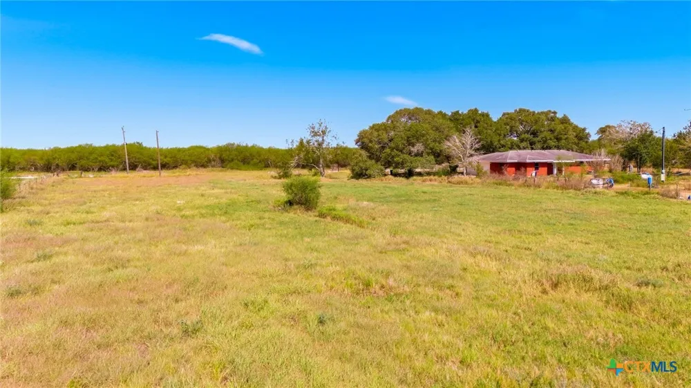 7287 Hanselman Road Victoria, TX 77905