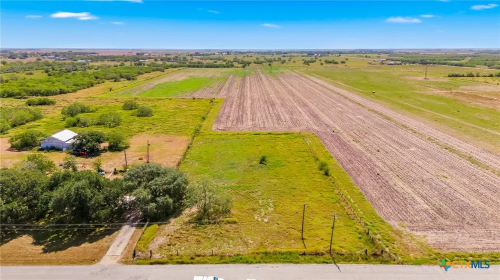 7287 Hanselman Road Victoria, TX 77905