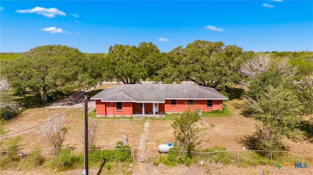 7287 Hanselman Road Victoria, TX 77905