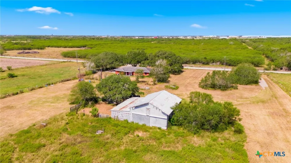 7287 Hanselman Road Victoria, TX 77905