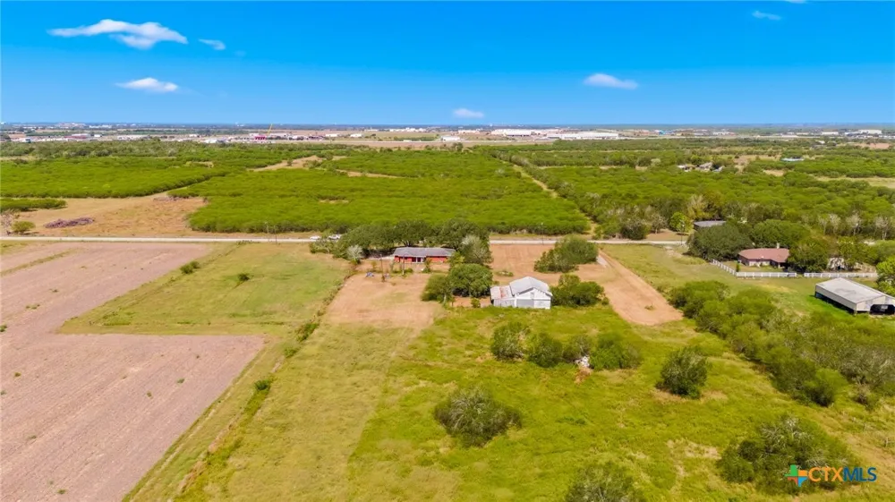 7287 Hanselman Road Victoria, TX 77905