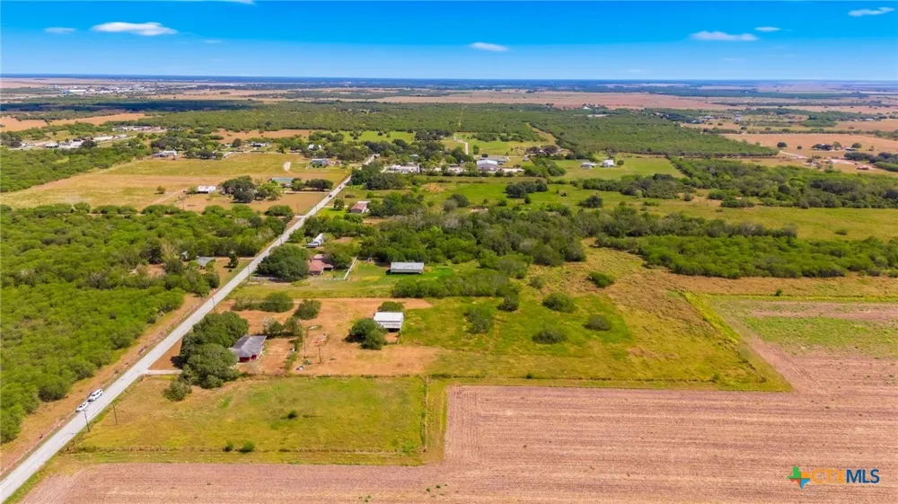 7287 Hanselman Road Victoria, TX 77905