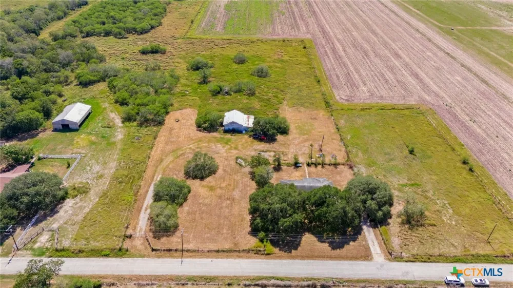 7287 Hanselman Road Victoria, TX 77905