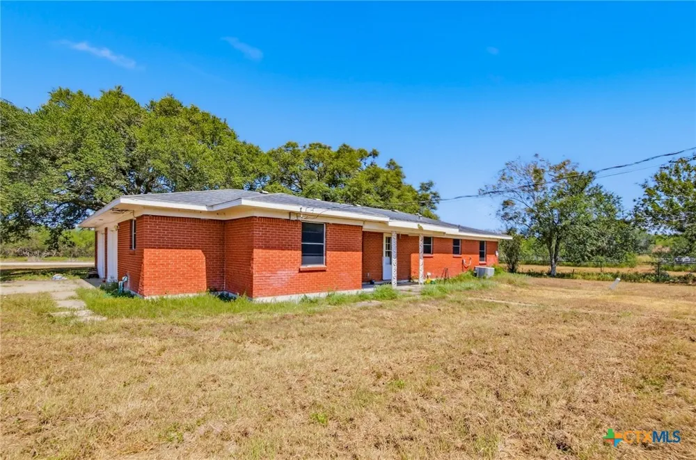 7287 Hanselman Road Victoria, TX 77905