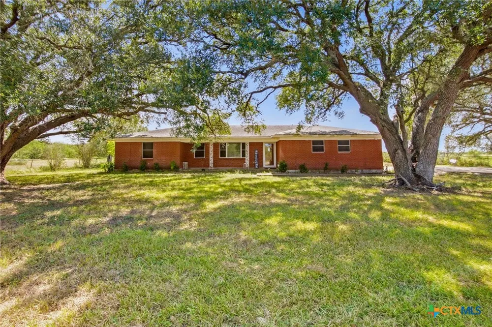 7287 Hanselman Road Victoria, TX 77905