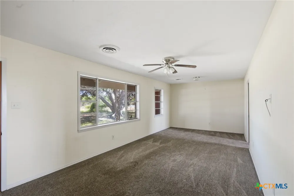 7287 Hanselman Road Victoria, TX 77905