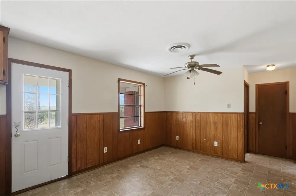 7287 Hanselman Road Victoria, TX 77905