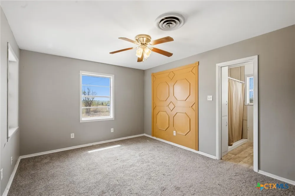 7287 Hanselman Road Victoria, TX 77905