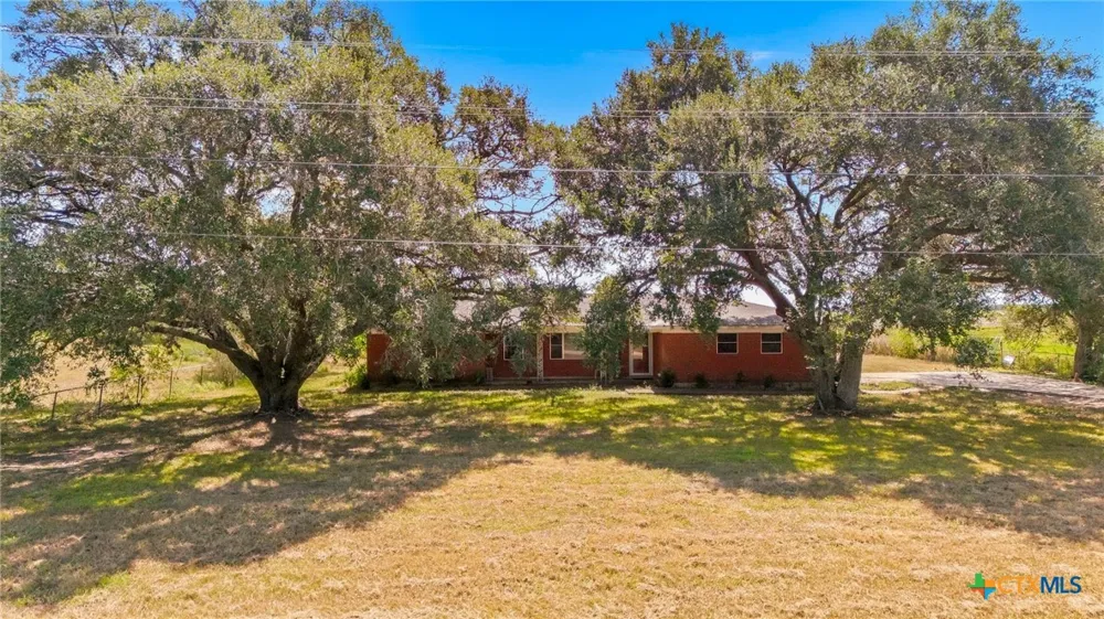 7287 Hanselman Road Victoria, TX 77905