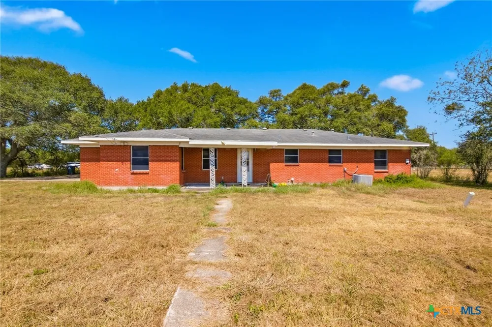 7287 Hanselman Road Victoria, TX 77905