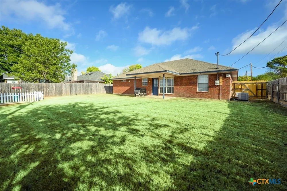 5202 Birdcreek Drive Killeen, TX 76543