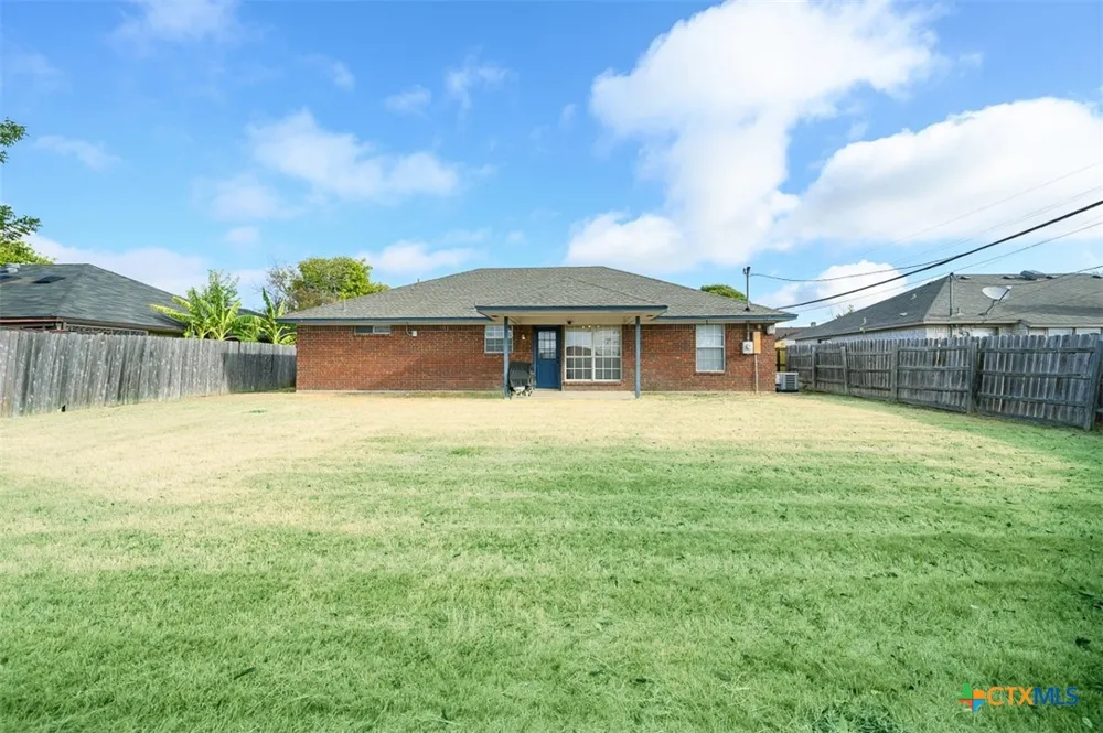 5202 Birdcreek Drive Killeen, TX 76543