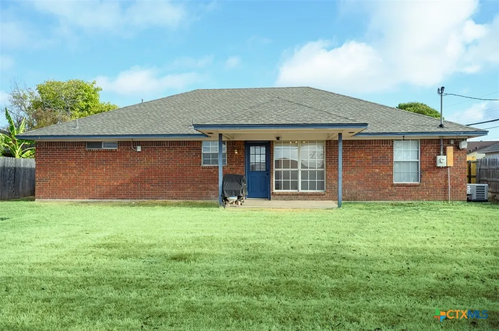 5202 Birdcreek Drive Killeen, TX 76543