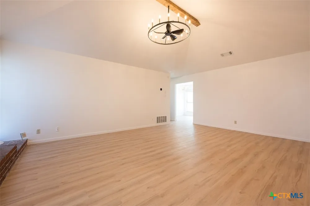 5202 Birdcreek Drive Killeen, TX 76543