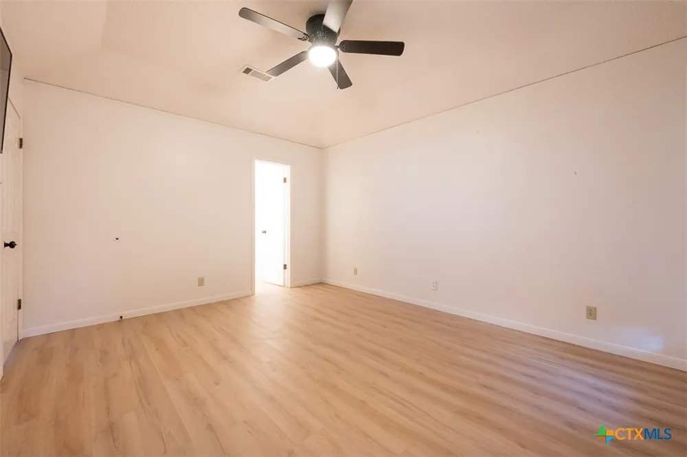 5202 Birdcreek Drive Killeen, TX 76543