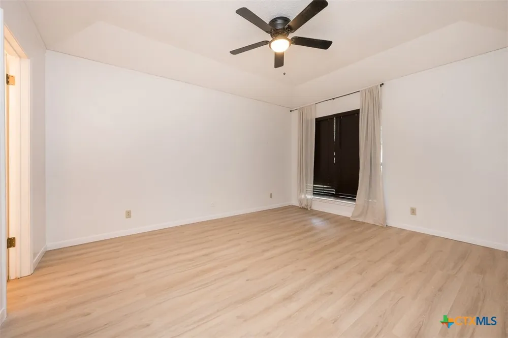 5202 Birdcreek Drive Killeen, TX 76543