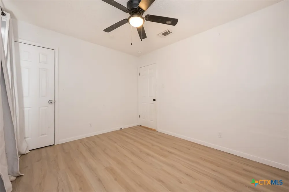 5202 Birdcreek Drive Killeen, TX 76543