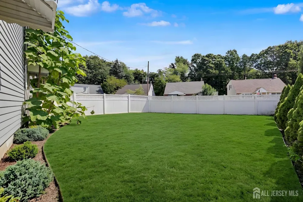 29 Joyce Place Sayreville, NJ 08859